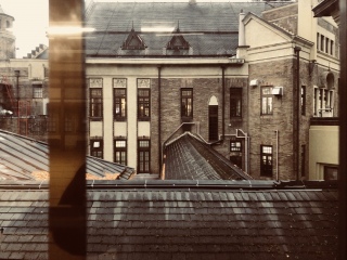 �z�K��